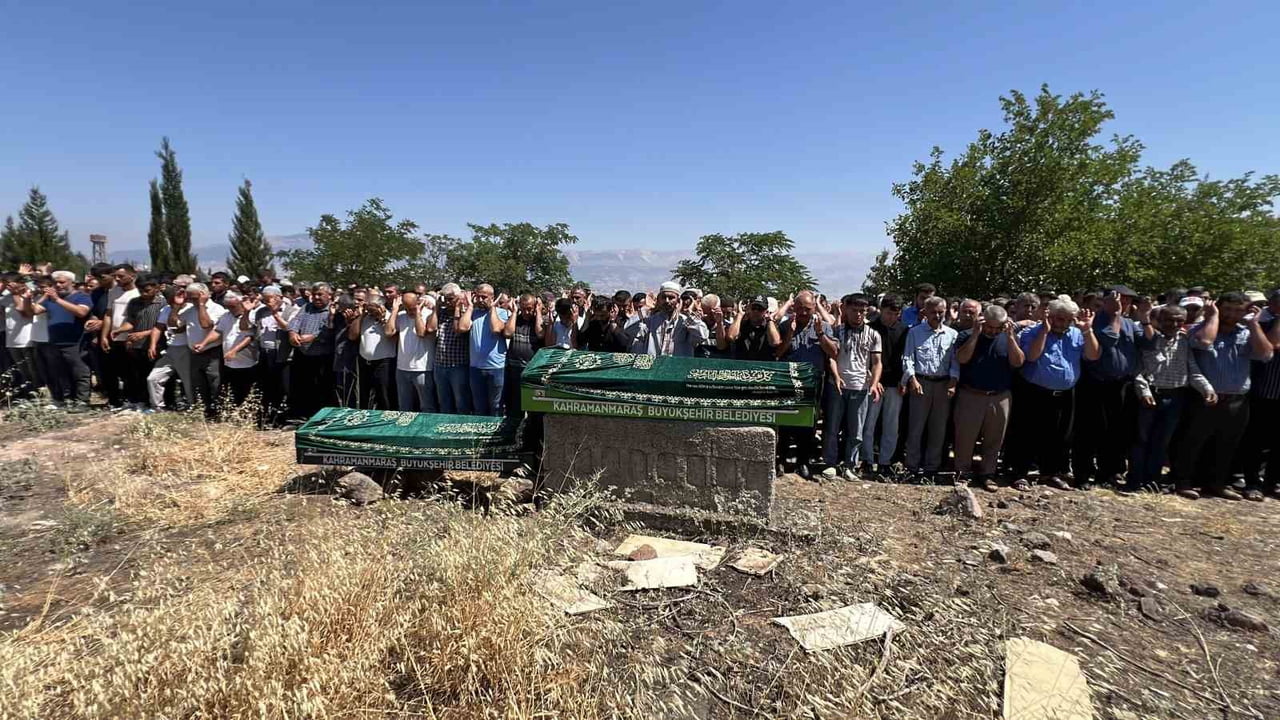 ADANA’DA MEYDANA GELEN TRAFİK KAZASINDA SULAMA KANALINA DÜŞEN OTOMOBİLDE HAYATINI KAYBEDEN ANNE...