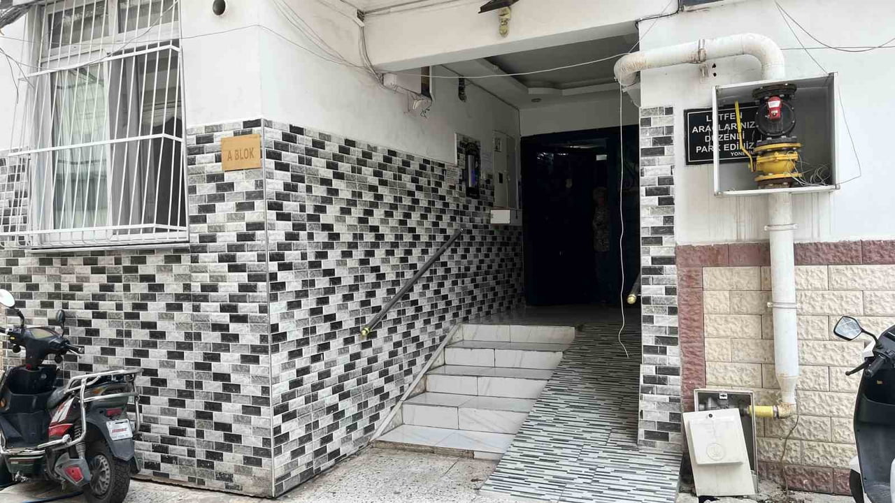 ADANA’DA YABANCI UYRUKLU 43 YAŞINDAKİ D.G., TARTIŞTIĞI 38 YAŞINDAKİ EŞİ K.C.’Yİ APARTMAN GİRİŞİNDE...