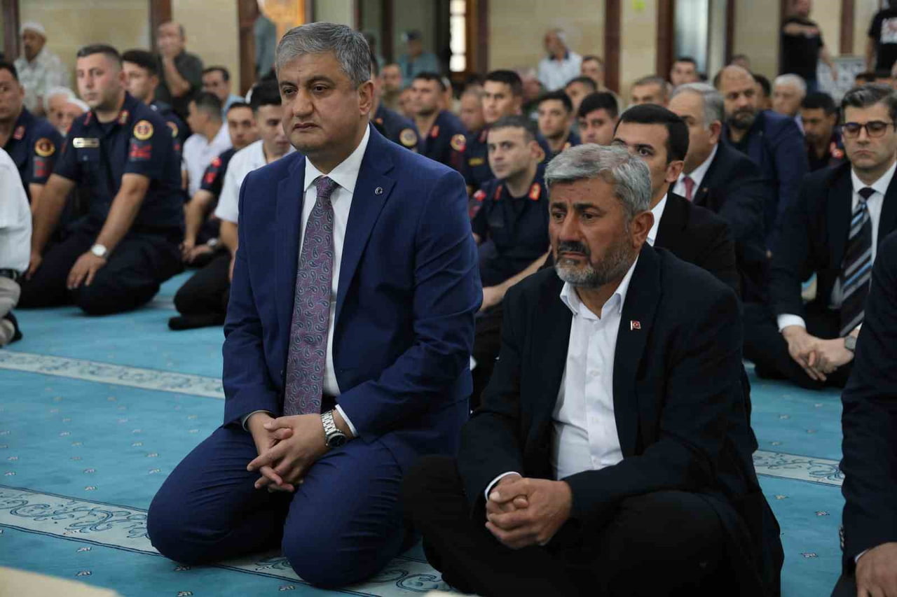 ADANA VALİSİ MUSTAFA YAVUZ (SOLDA) DA PROGRAMA KATILDI
