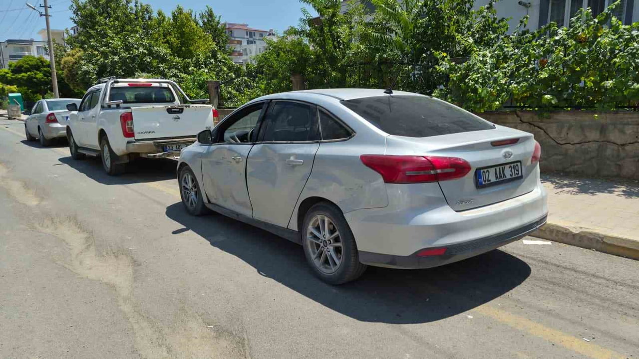 ADIYAMAN'DA MOTOSİKLET İLE OTOMOBİLİN ÇARPIŞMASI SONUCU MEYDANA GELEN TRAFİK KAZASINDA 1 KİŞİ...