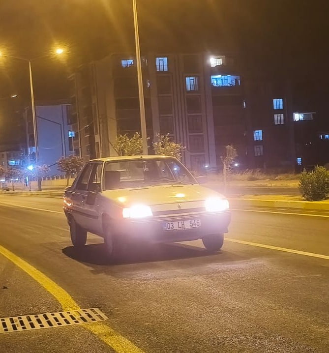 ADIYAMAN'DA OTOMOBİL İLE MOTOSİKLETİN ÇARPIŞMASI SONUCU MEYDANA GELEN TRAFİK KAZASINDA 1 KİŞİ...