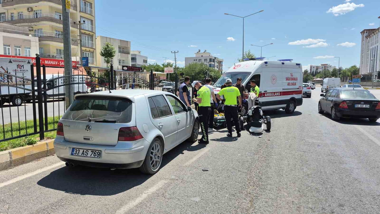 ADIYAMAN'DA OTOMOBİLLE MOTOSİKLETİN ÇARPIŞTIĞI KAZADA 1 KİŞİ YARALANDI.