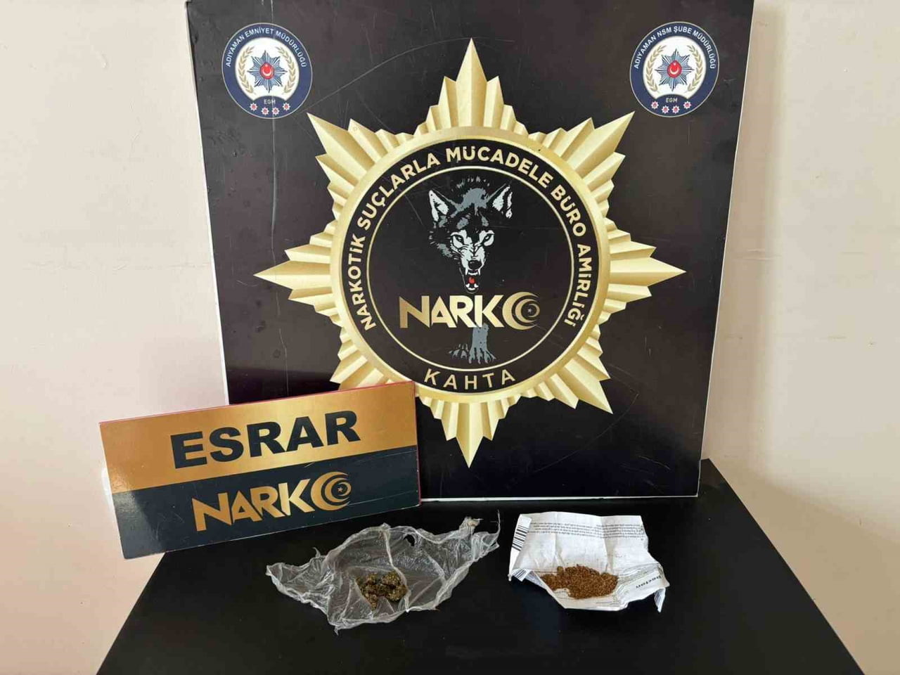 ADIYAMAN'DA POLİS EKİPLERİNCE SON BİR HAFTADA GERÇEKLEŞTİRİLEN ÇALIŞMALARDA ÇEŞİTLİ SUÇLARDAN...