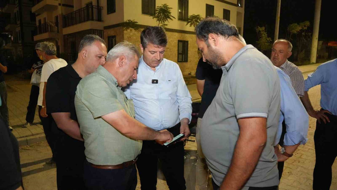 ADIYAMAN BELEDİYESİ FEN İŞLERİ MÜDÜRLÜĞÜ EKİPLERİ, MARA VE MUSALLA MAHALLELERİNDE ASFALT SERİM...