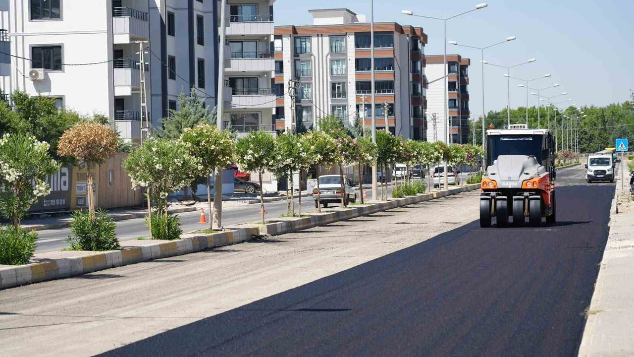 ADIYAMAN BELEDİYESİ, KENT TRAFİĞİNİN ÖNEMLİ ULAŞIM AKSLARINDAN BİRİ OLAN 3. ÇEVRE YOLU’NDA...