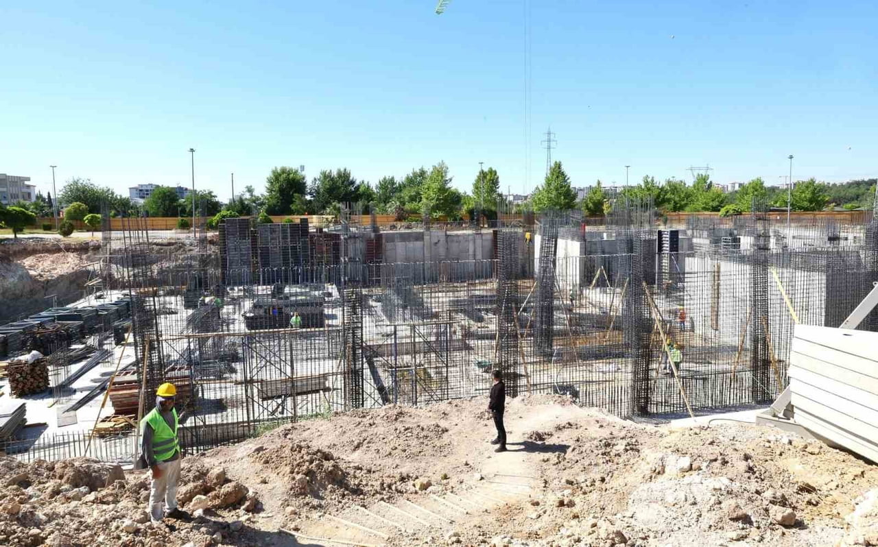 ADIYAMAN VALİSİ ABDULLAH KÜÇÜK, SÜMEREVLER MAHALLESİ EĞRİ ÇAYI PARKI İÇERİSİNDE YAPIMI DEVAM EDEN...