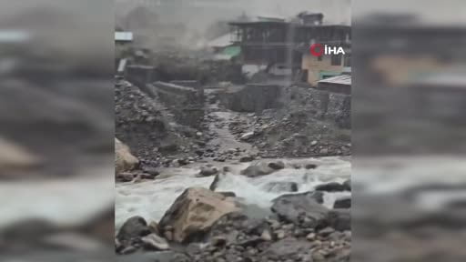 Afganistan'ın doğusundaki Nuristan vilayetinde meydana gelen sellerde en az 20 kişi hayatını...