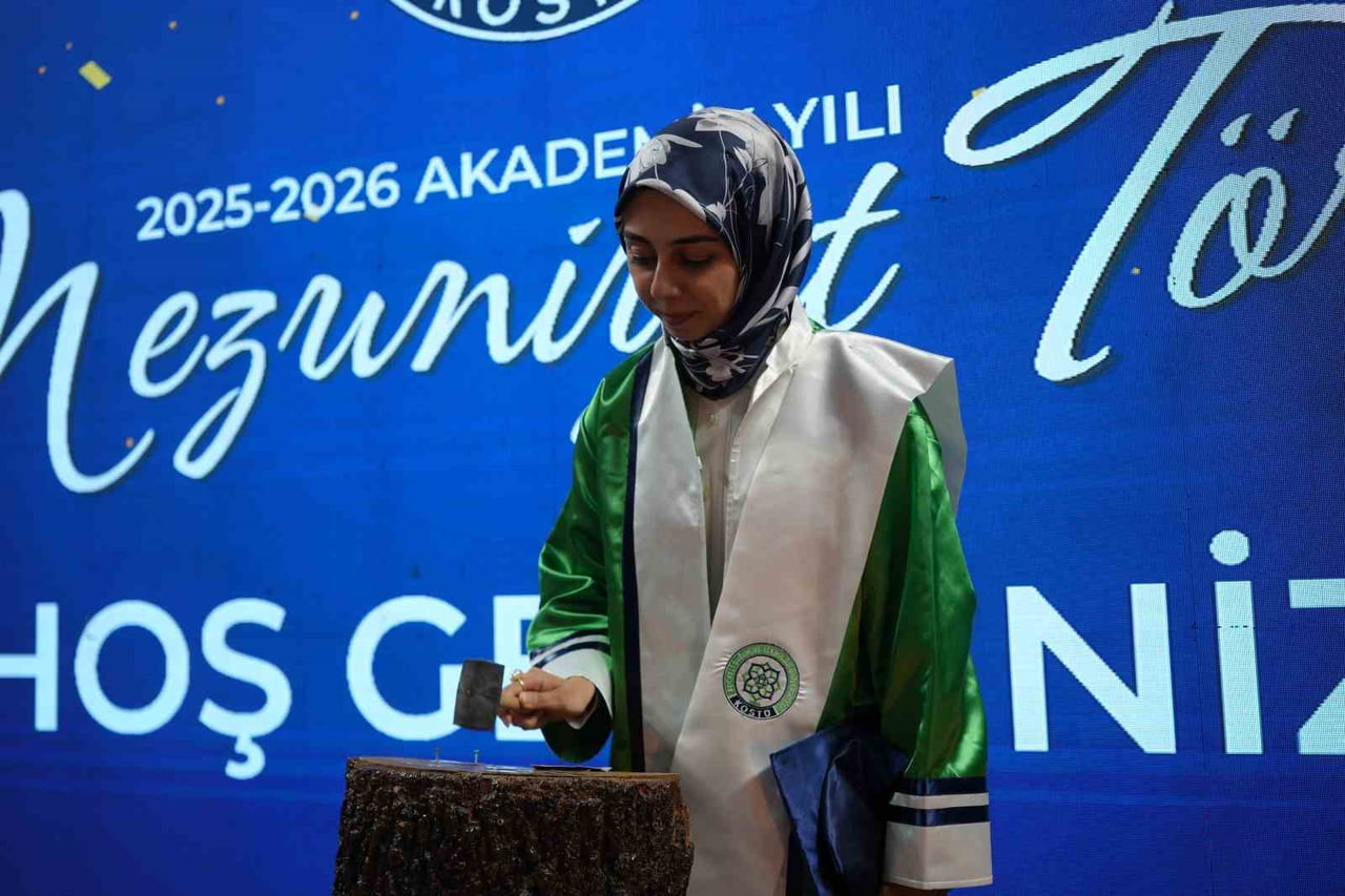 AFRA KONYALI, DOKTORA TEZİNİ YAZDIĞI DÖNEMDE TAMAMLADIĞI ÜÇÜNCÜ LİSANS EĞİTİMİNDE HEM BÖLÜM HEM DE...