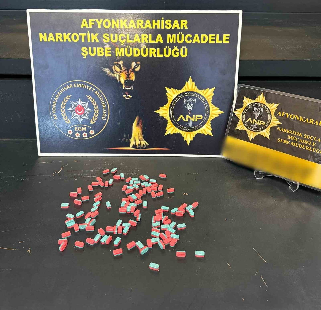 AFYONKARAHİSAR'DA ÜZERİNDE 121 ADET UYUŞTURUCU HAP DA YAKALANAN ŞAHIS TUTUKLANARAK CEZAEVİNE...