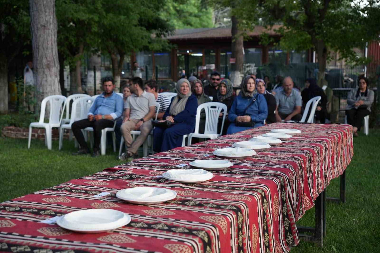 AFYONKARAHİSAR'IN BOLVADİN İLÇESİNDE, 35. KAYMAK VE EBER GÖLÜ FESTİVALİ ÇERÇEVESİNDE DÜZENLENEN...