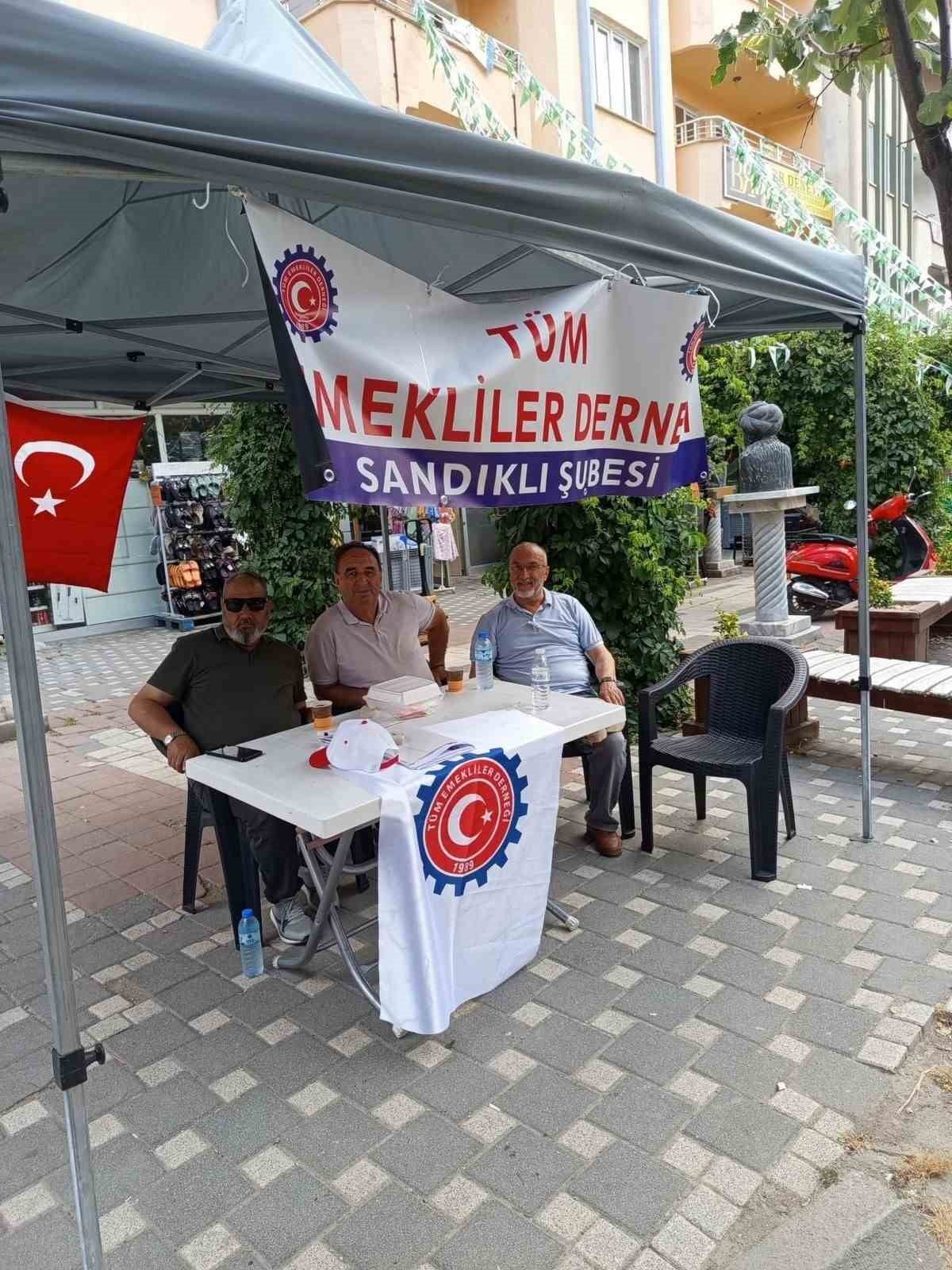 AFYONKARAHİSAR'IN SANDIKLI İLÇESİNDE KISA SÜRE ÖNCE FAALİYETLERİNE BAŞLAYAN TÜM EMEKLİLER DERNEĞİ...