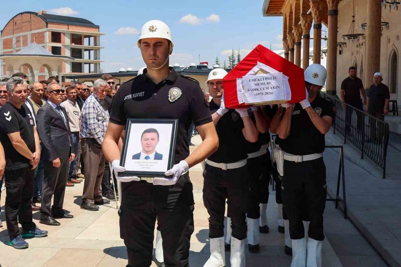 AFYONKARAHİSAR’DA KANSER HASTALIĞINA YENİK DÜŞEREK HAYATINI KAYBEDEN 51 YASİNDAKİ POLİS MEMURU CEM...