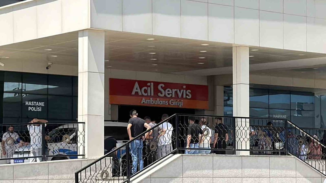 AĞIR YARALANAN  N.K., OLAY YERİNE SEVK EDİLEN SAĞLIK EKİPLERİNİN İLK MÜDAHALESİNİN ARDINDAN DÜZCE...