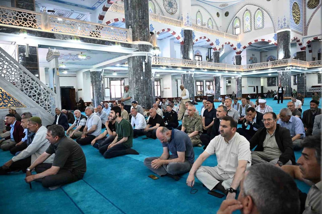 AĞRI'DA, 15 TEMMUZ DEMOKRASİ VE MİLLÎ BİRLİK GÜNÜ'NÜN 10. YIL DÖNÜMÜ DOLAYISIYLA DÜZENLENEN...