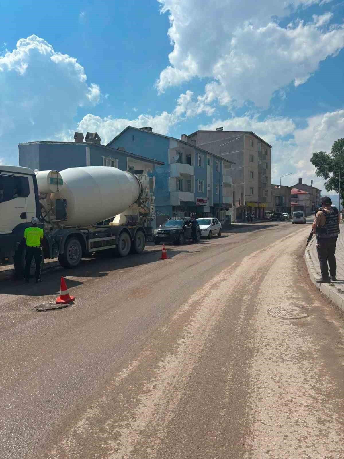 AĞRI DİYADİN KAYMAKAMLIĞI KOORDİNESİNDE, VATANDAŞLARIN HUZUR VE GÜVENLİĞİNİN SAĞLANMASINA YÖNELİK...