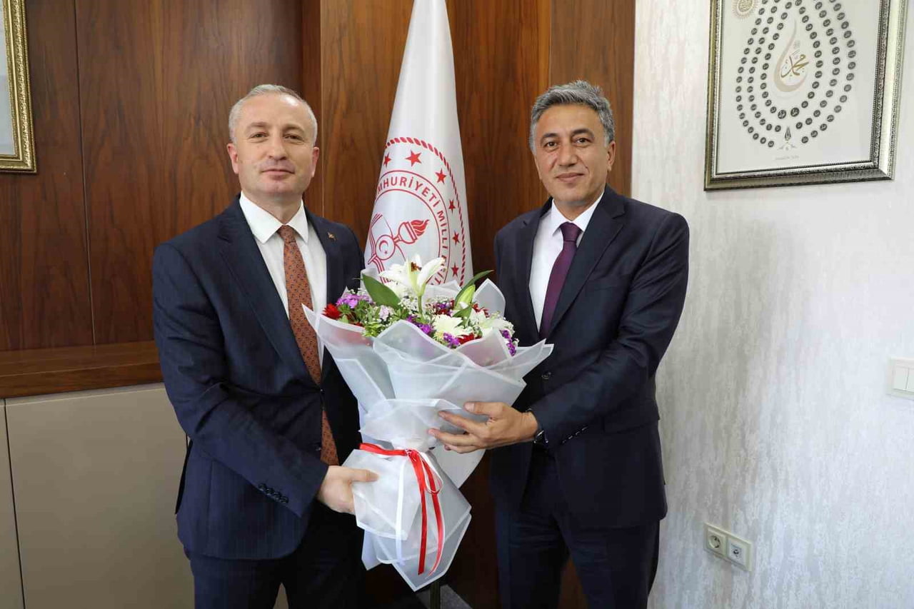 AĞRI İL MİLLİ EĞİTİM MÜDÜRLÜĞÜNE ATANAN BİNGÖL İL MİLLİ EĞİTİM MÜDÜR YARDIMCISI ABDULHALUK ÇAKAN...