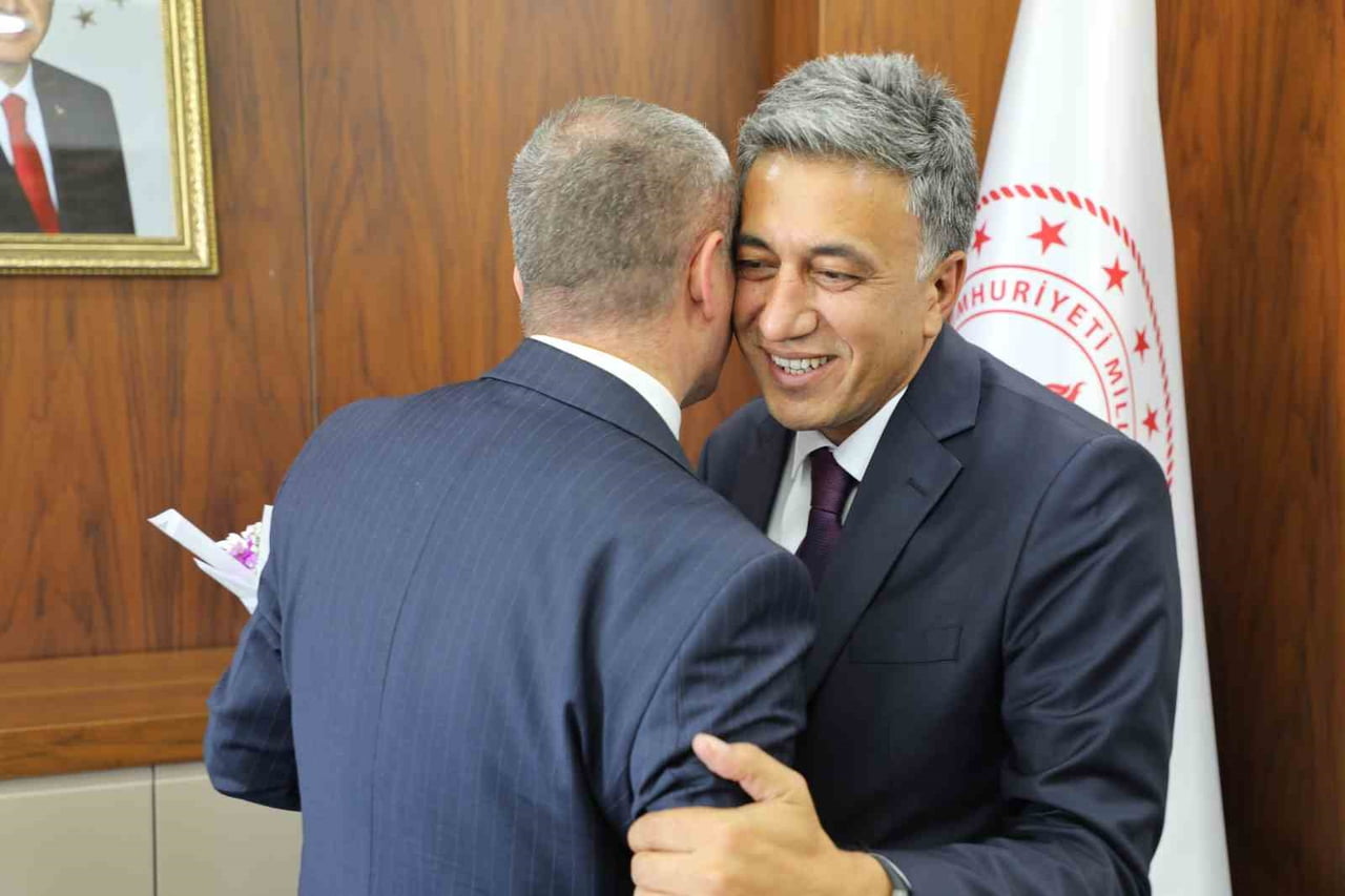 AĞRI İL MİLLİ EĞİTİM MÜDÜRLÜĞÜNE ATANAN BİNGÖL İL MİLLİ EĞİTİM MÜDÜR YARDIMCISI ABDULHALUK ÇAKAN...