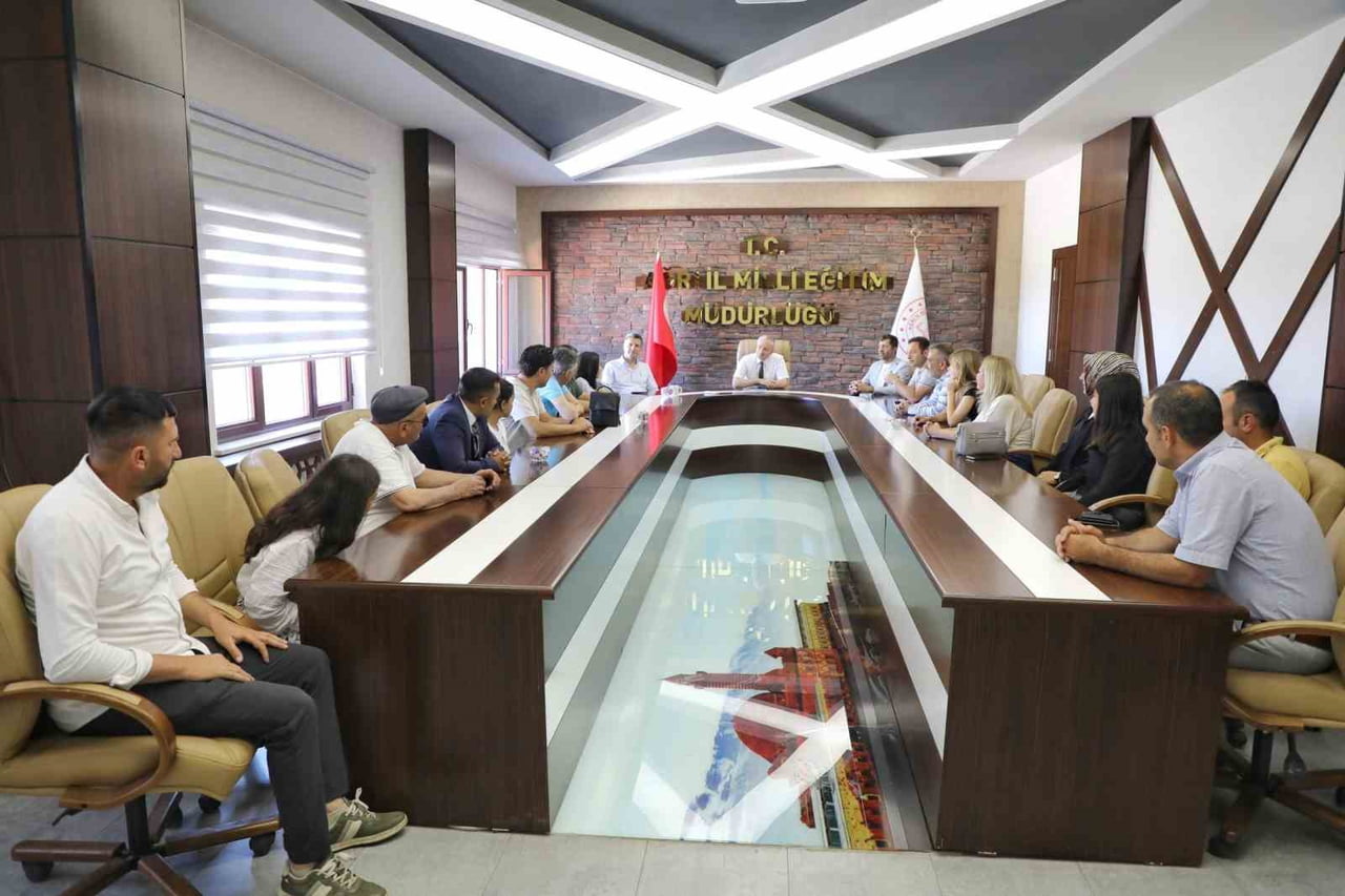 AĞRI İL MİLLİ EĞİTİM MÜDÜRÜ HASAN KÖKREK, "SAĞLIKLI NESİL SAĞLIKLI GELECEK" PROJESİ KAPSAMINDA...