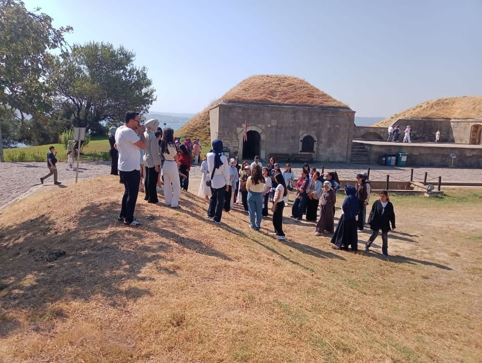 AĞRI VALİLİĞİ HİMAYELERİNDE, İL MİLLİ EĞİTİM MÜDÜRLÜĞÜNCE HAYATA GEÇİRİLEN "1071 RUHUNDAN TÜRKİYE...