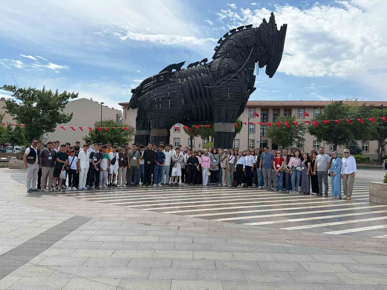 AĞRI VALİLİĞİ HİMAYELERİNDE, İL MİLLİ EĞİTİM MÜDÜRLÜĞÜNCE YÜRÜTÜLEN "1071 RUHUNDAN TÜRKİYE YÜZYILI...