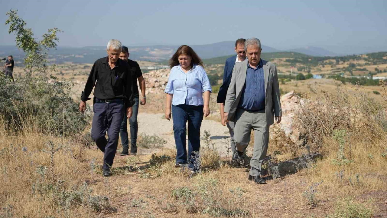 AHMET AKIN NAİPLİ’DE Kİ ÇİFTÇİLERİ SEVİNDİRDİ