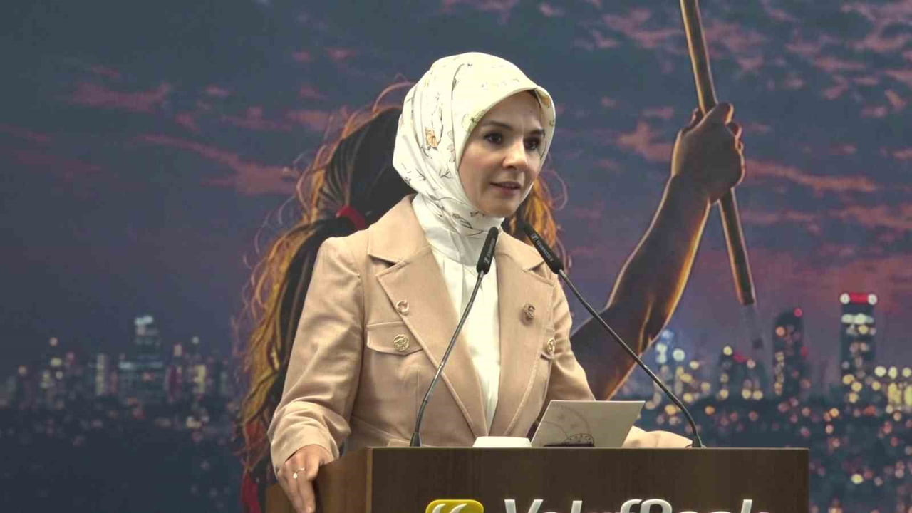 AİLE VE SOSYAL HİZMETLER BAKANI MAHİNUR ÖZDEMİR GÖKTAŞ
