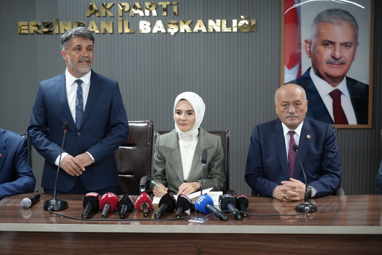 AİLE VE SOSYAL HİZMETLER BAKANI MAHİNUR ÖZDEMİR GÖKTAŞ, AK PARTİ İL BAŞKANLIĞINDA...
