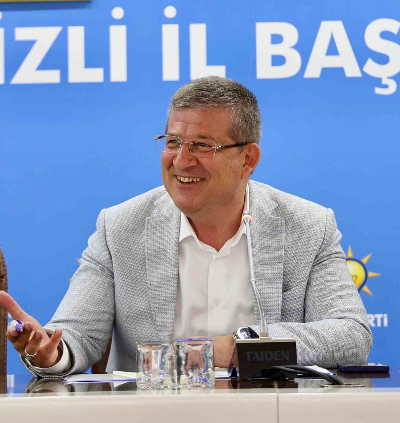 AK PARTİ DENİZLİ İL BAŞKANI MUHAMMET SUBAŞIOĞLU, BÜYÜKŞEHİR BELEDİYE BAŞKANININ KENDİSİNİ...