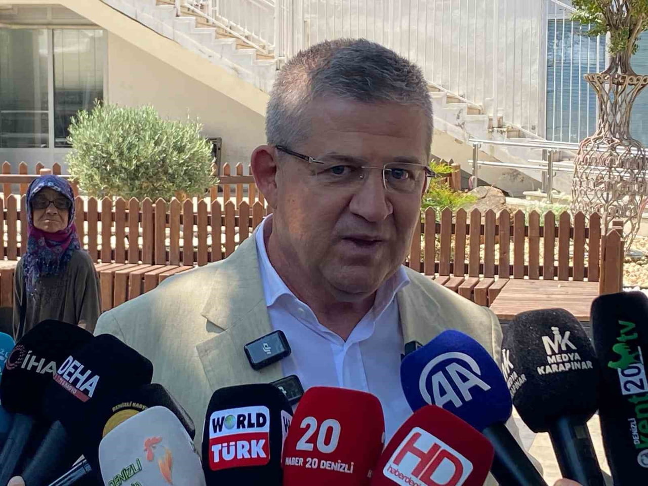 AK PARTİ DENİZLİ İL BAŞKANI MUHAMMET SUBAŞIOĞLU, DENİZLİ BÜYÜKŞEHİR BELEDİYESİ İLE DESKİ'NİN...