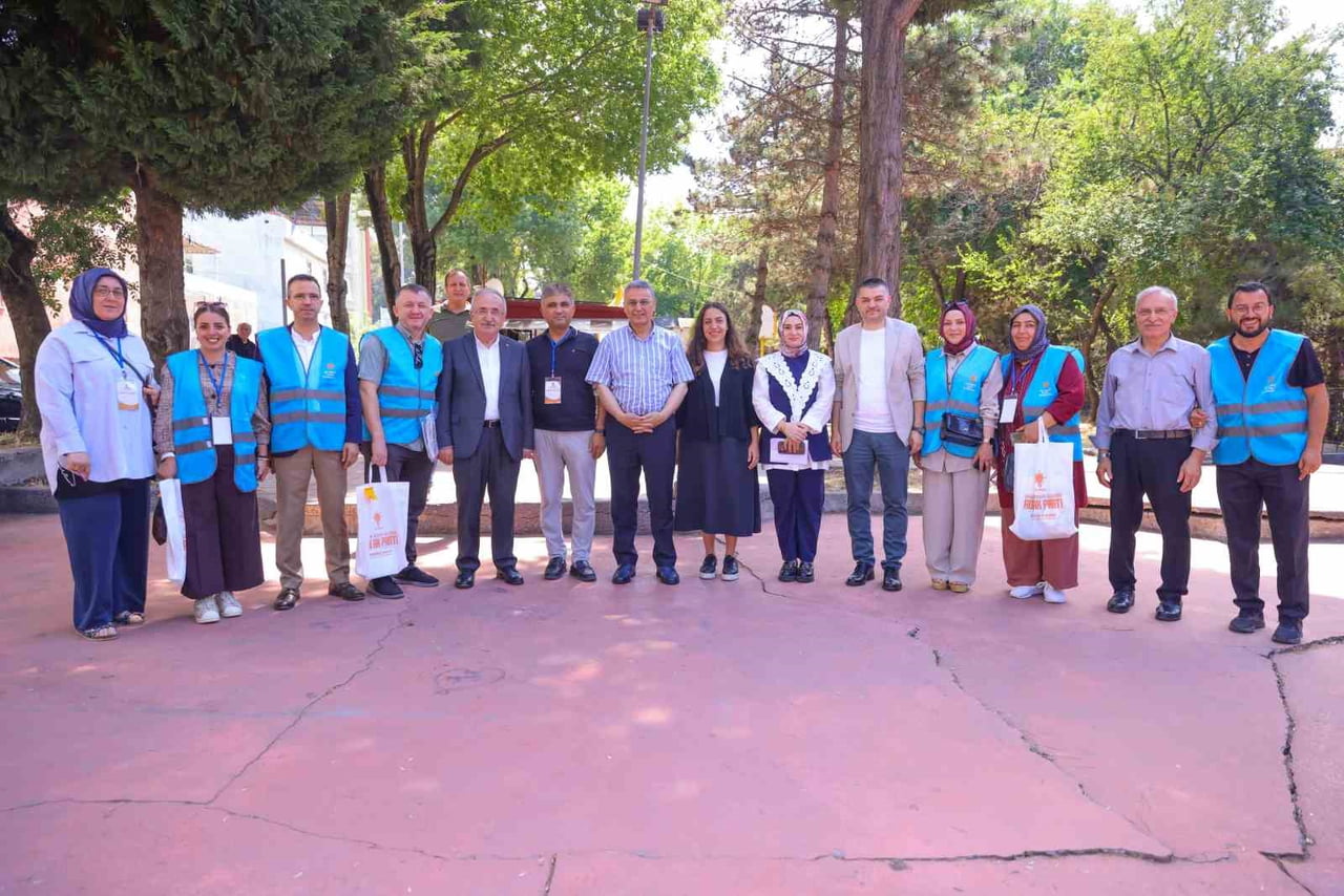 AK PARTİ İLKADIM İLÇE BAŞKANLIĞI TARAFINDAN KADİFEKALE MAHALLESİ'NDE DÜZENLENEN PROGRAMLA...
