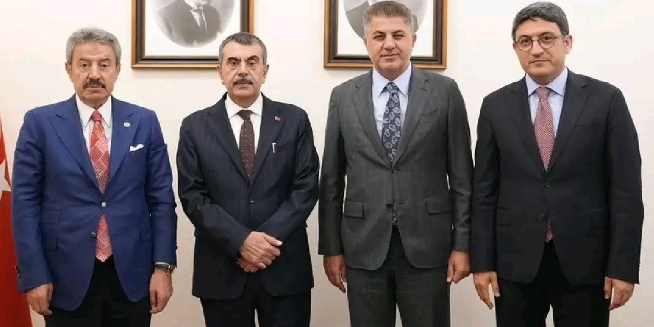 AK PARTİ ŞIRNAK MİLLETVEKİLİ ARSLAN TATAR (EN SOLDA), MİLLİ EĞİTİM BAKANI YUSUF TEKİN (SOLDAN...