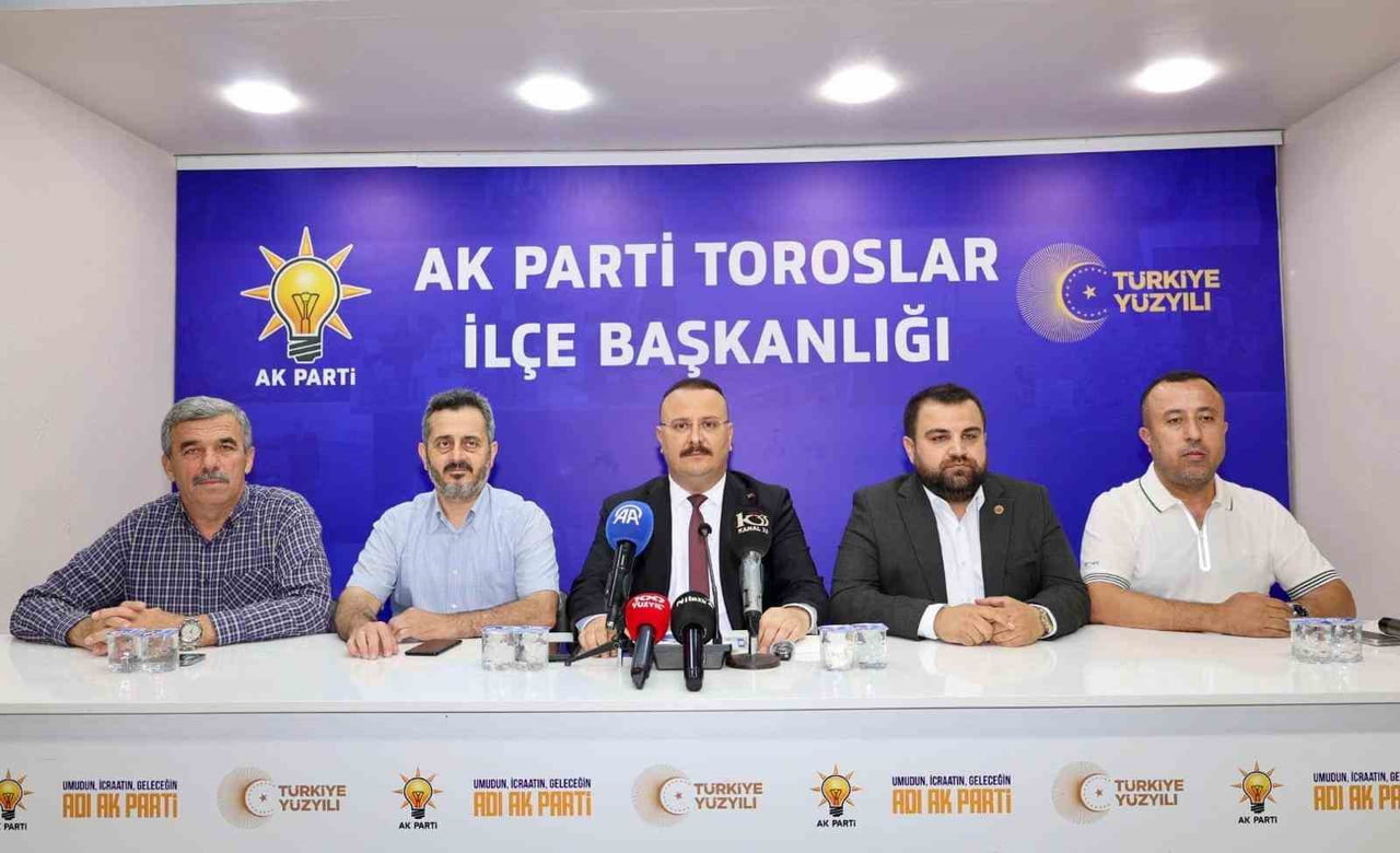 AK PARTİ TOROSLAR İLÇE BAŞKANI FERDİ ÇOKKESER, TOROSLAR BELEDİYESİ TEMMUZ AYI MECLİS TOPLANTISINDA...
