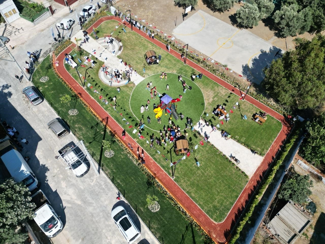 AKÇAKONAK'A BÜYÜK PARK