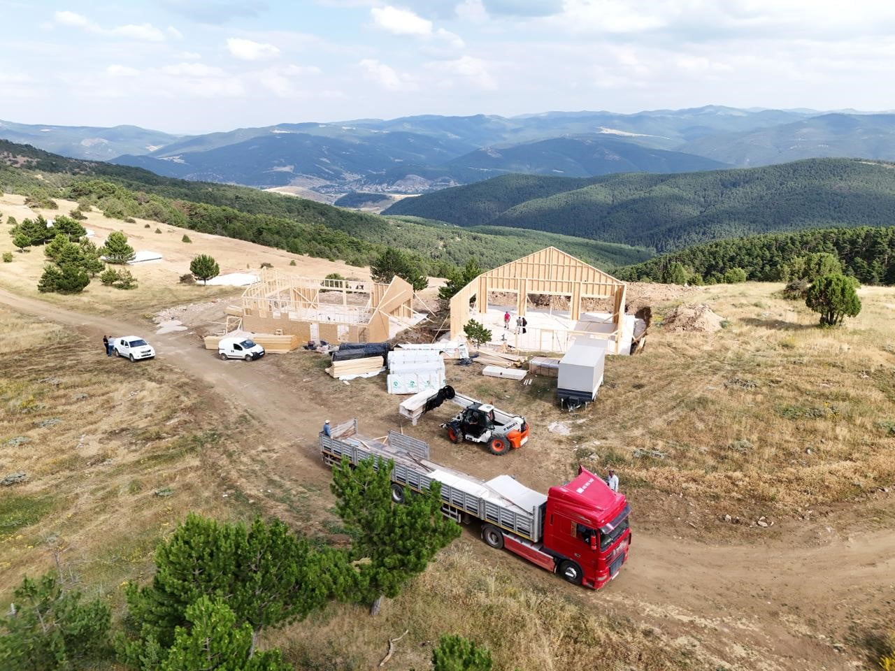 AKDAĞMADENİ BELEDİYESİ TARAFINDAN SU OLUĞU KEÇİKALESİ BÖLGESİNDE HAYATA GEÇİRİLEN AKÇAM...
