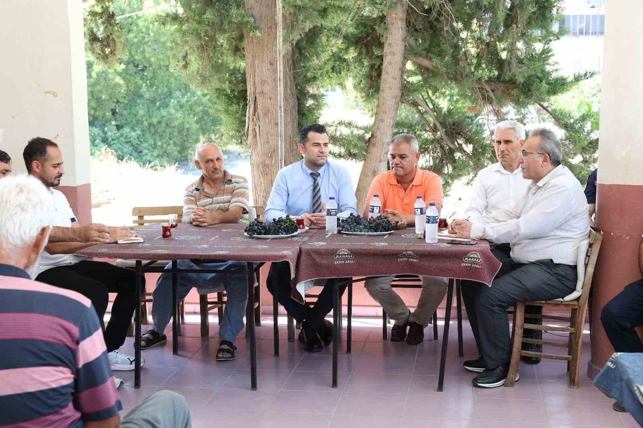 AKDENİZ KAYMAKAMI VE BELEDİYE BAŞKAN VEKİLİ MURAT BEŞİKCİ, CAMİLİ MAHALLESİ'NDE VATANDAŞLARLA BİR...