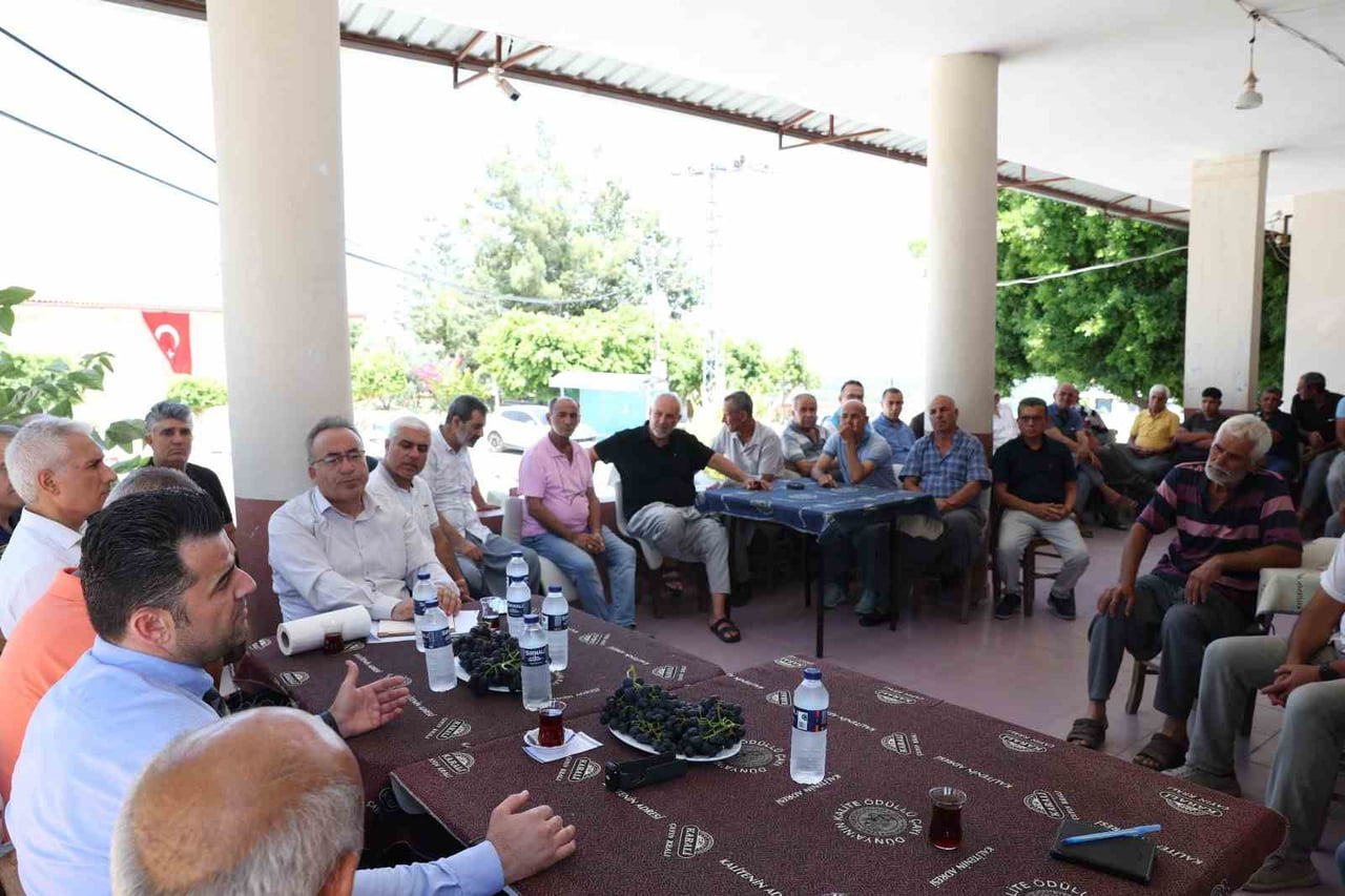 AKDENİZ KAYMAKAMI VE BELEDİYE BAŞKAN VEKİLİ MURAT BEŞİKCİ, CAMİLİ MAHALLESİ'NDE VATANDAŞLARLA BİR...