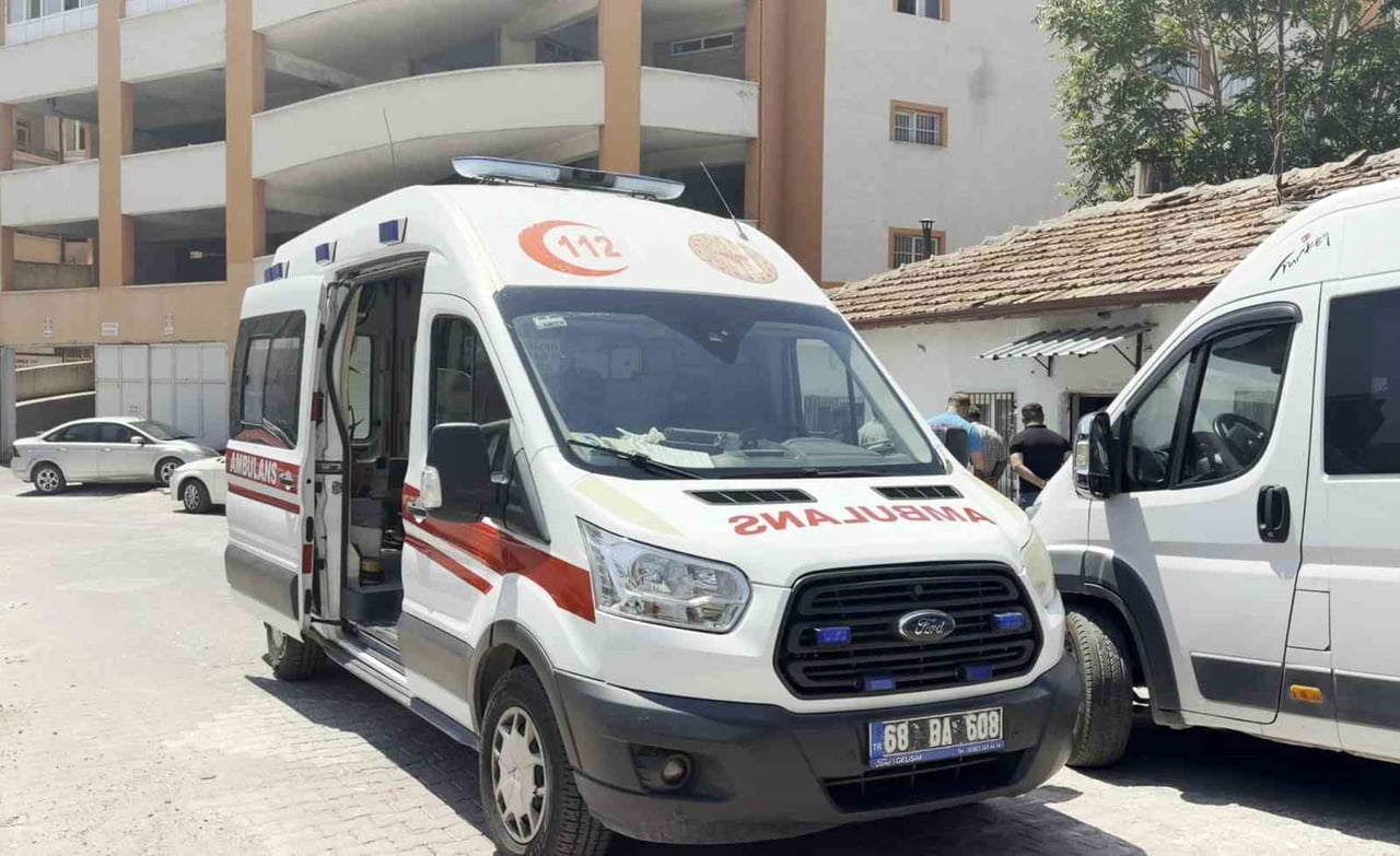 AKSARAY’DA MÜSTAKİL EVDE YAŞAYAN 37 YAŞINDAKİ ŞAHIS, BİRLİKTE YAŞADIĞI ARKADAŞI TARAFINDAN ÖLÜ...