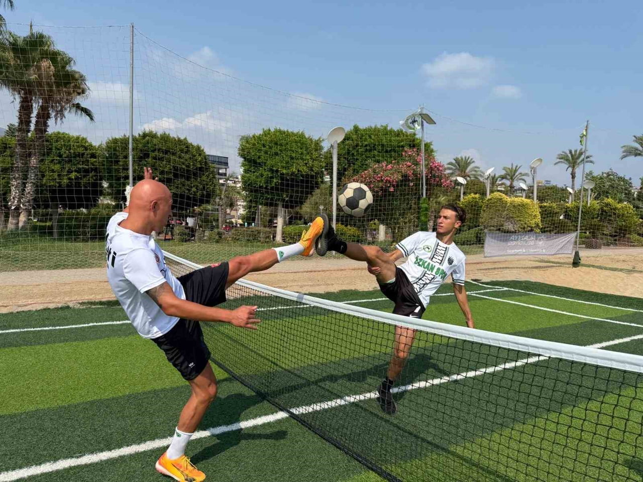 ALANYA'DA BU YIL 6. KEZ DÜZENLENEN GELENEKSEL ALANYA FUTNET AYAK TENİSİ TURNUVASI, 09-12 TEMMUZ...