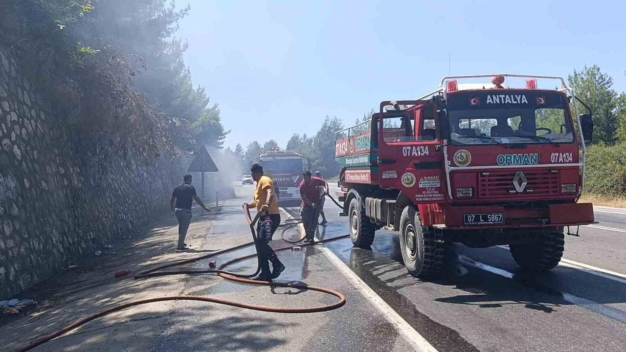 ALANYA'DA TATİLLERİNİ TAMAMLAYARAK KONYA'YA DÖNMEK ÜZERE YOLA ÇIKAN AİLENİN BULUNDUĞU OTOMOBİL...