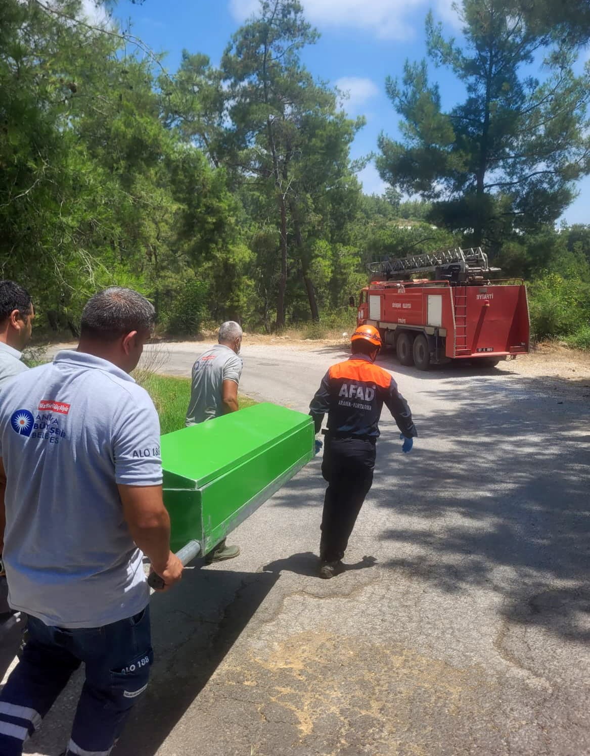 ALANYA İLÇESİNDE KONTROLDEN ÇIKAN KAMYONETİN YOL KENARINDAKİ AĞACA ÇARPMASI SONUCU SÜRÜCÜ HAYATINI...