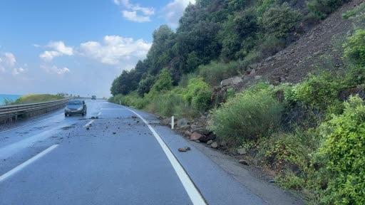 Alaplı-Akçakoca yolunda heyelan ulaşımı aksattı