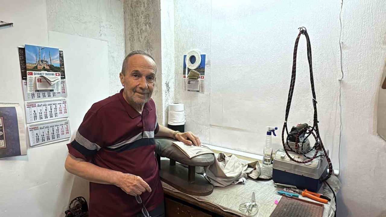ALAPLI RAMPALI ÇARŞI'DA 35 YILI AŞKIN SÜREDİR HİZMET VEREN YAVUZ, MESLEĞİN EN BÜYÜK SORUNUNUN...