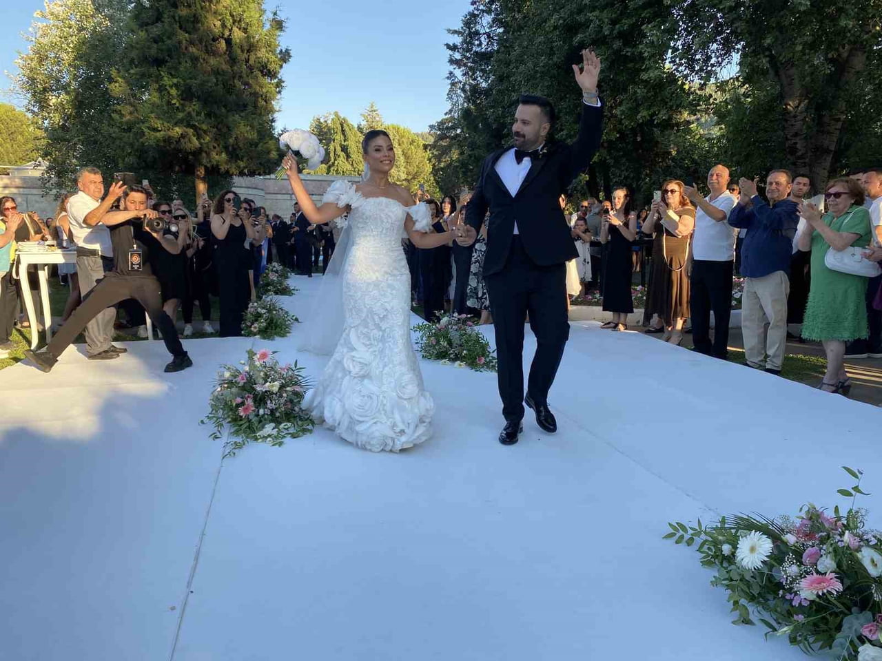 ALAŞEHİR BELEDİYE BAŞKANI AHMET ÖKÜZCÜOĞLU'NUN OĞLU ECZACI ALP ÖKÜZCÜOĞLU İLE ÖĞRETMEN ŞENGÜL...
