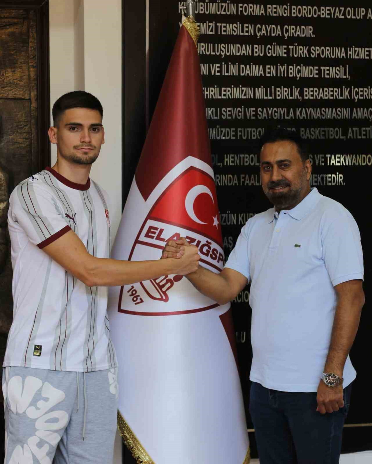 ALİ YEŞİLYURT İMZAYI ATTI