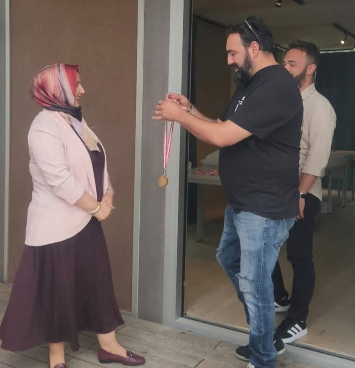 ALMANYA'NIN MÜNİH KENTİNDE DÜZENLENEN 2. GELENEKSEL 7 BÖLGE 7 SOFRA YEMEK YARIŞMASINDA ERZURUM'UN...