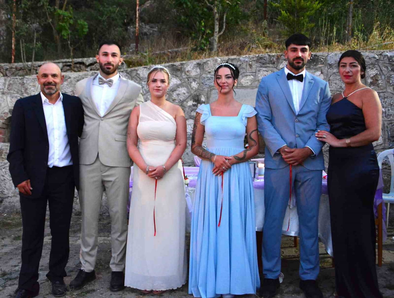 ALMANYADA YAŞAYAN VE MEMLEKETLERİ ÇORUM'A GELEREK DÜNYA EVİNE GİREN İKİZ ERKEK KARDEŞLER...