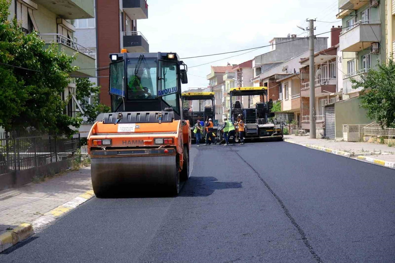 ALTIEYLÜL'ÜN YOLLARI MODERN VE GÜVENLİ HALE GELİYOR