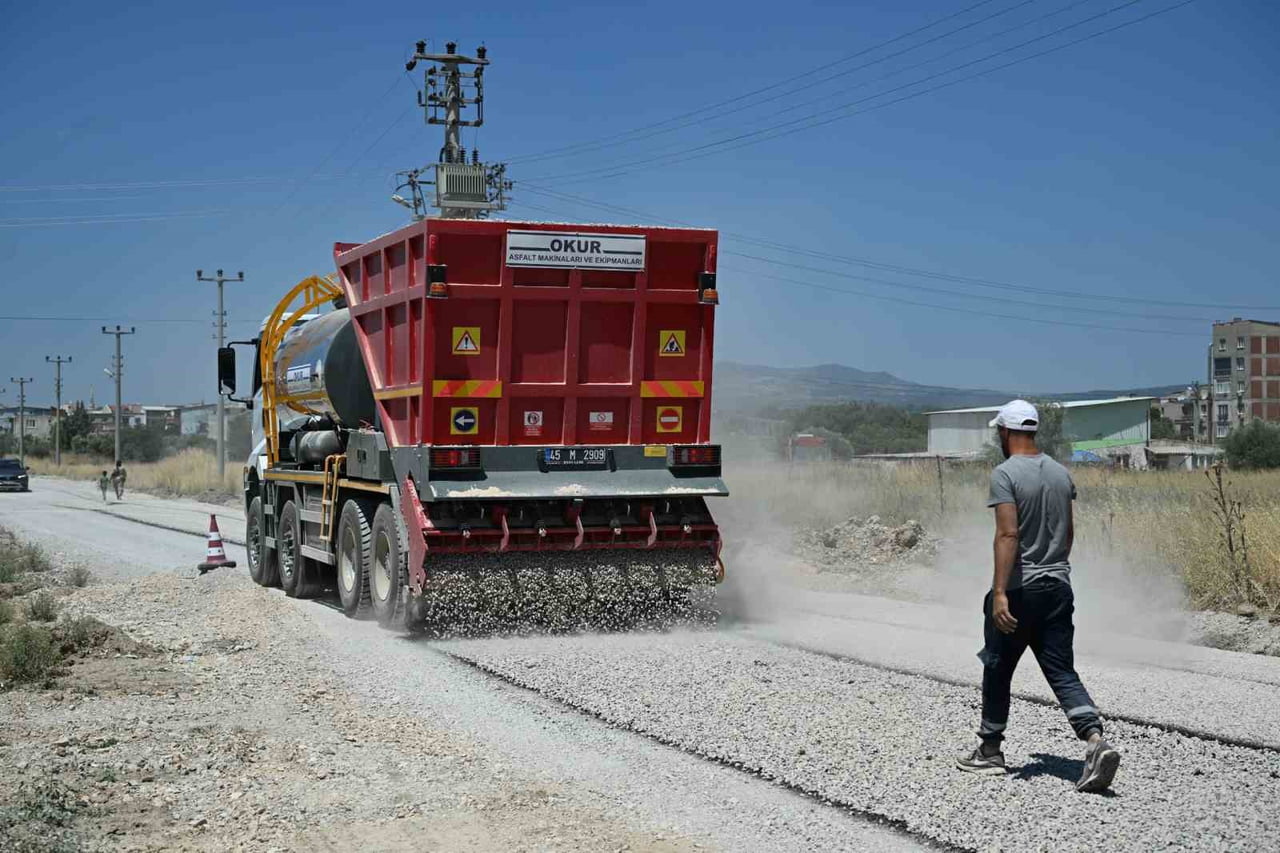 ALTYAPI ÇALIŞMALARI TAMAMLANAN GÜZERGÂHLARDA YAKLAŞIK 2 KİLOMETRELİK SOĞUK ASFALT ÇALIŞMASI...