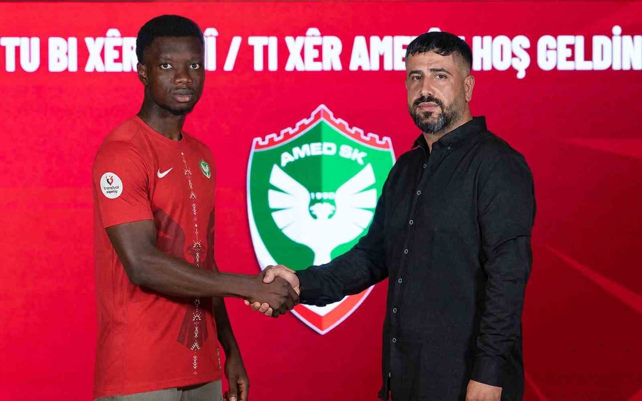 AMED SPORTİF FAALİYETLER, FRANSIZ EKİBİ STRASBOURG’UN SAĞ BEK OYUNCUSU AMADOU CİSSE İLE 3 YILLIK...