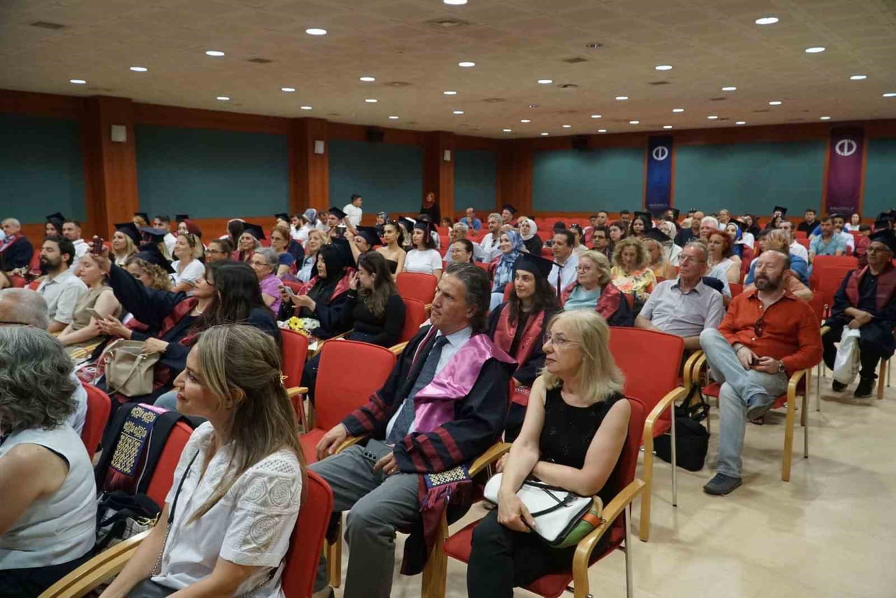 ANADOLU ÜNİVERSİTESİ AÇIKÖĞRETİM FAKÜLTESİ (AÖF) MEZUNLARI, ESKİŞEHİR’DE  DÜZENLENEN ÖZEL...
